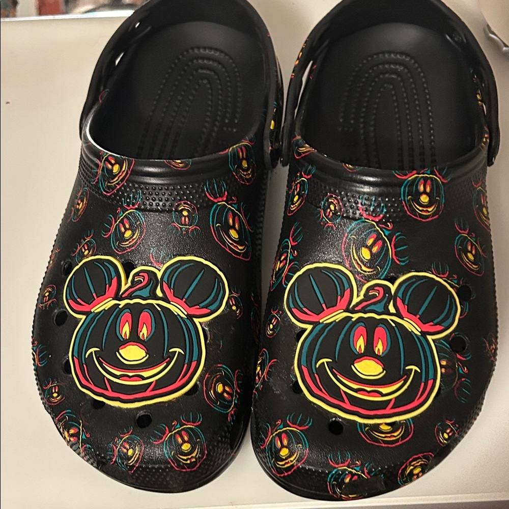 CROCS Black Multicolor Mickey Mouse crocs